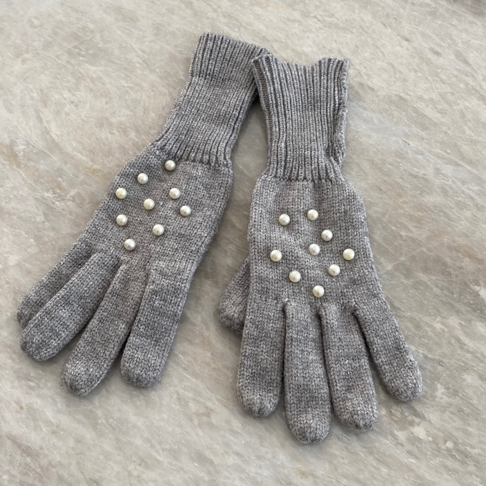Zara gray mittens surf faux pearls